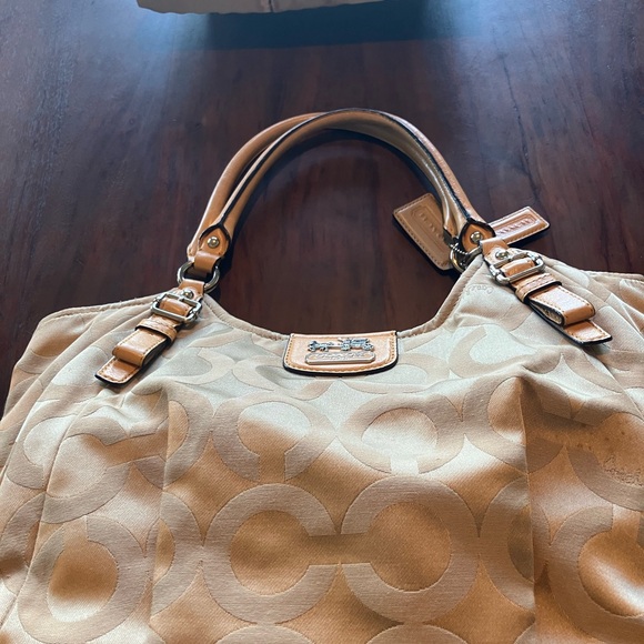Coach Madison OP ART SATEEN MAGGIE SHOULDER BAG Beige Signature Shoulder Bag - Picture 3 of 6